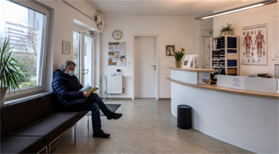 a small local clinic in Europe En liten klinik i Europa